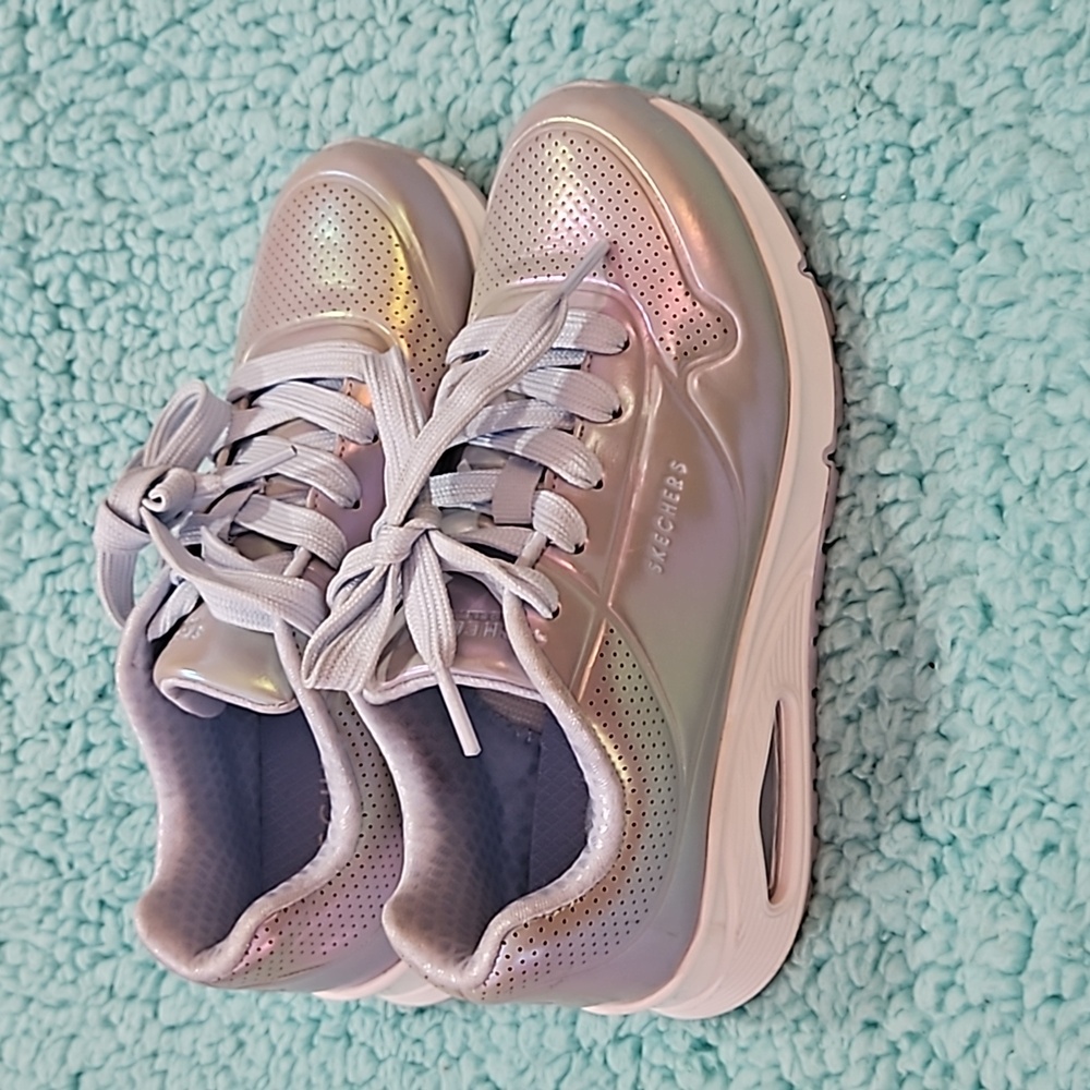 Sketchers - Picture 2 of 5